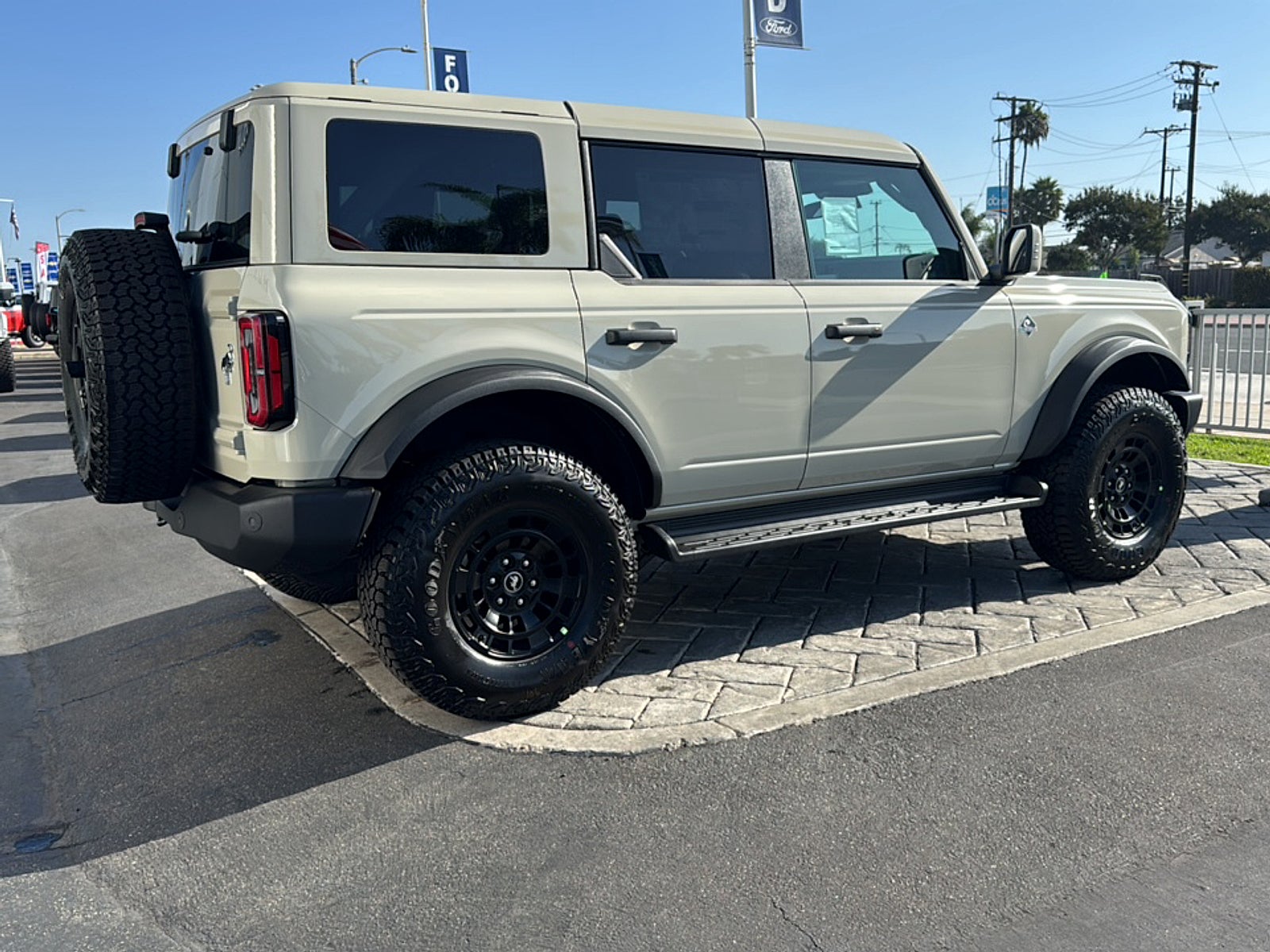 2026 Ford Bronco Outer Banks