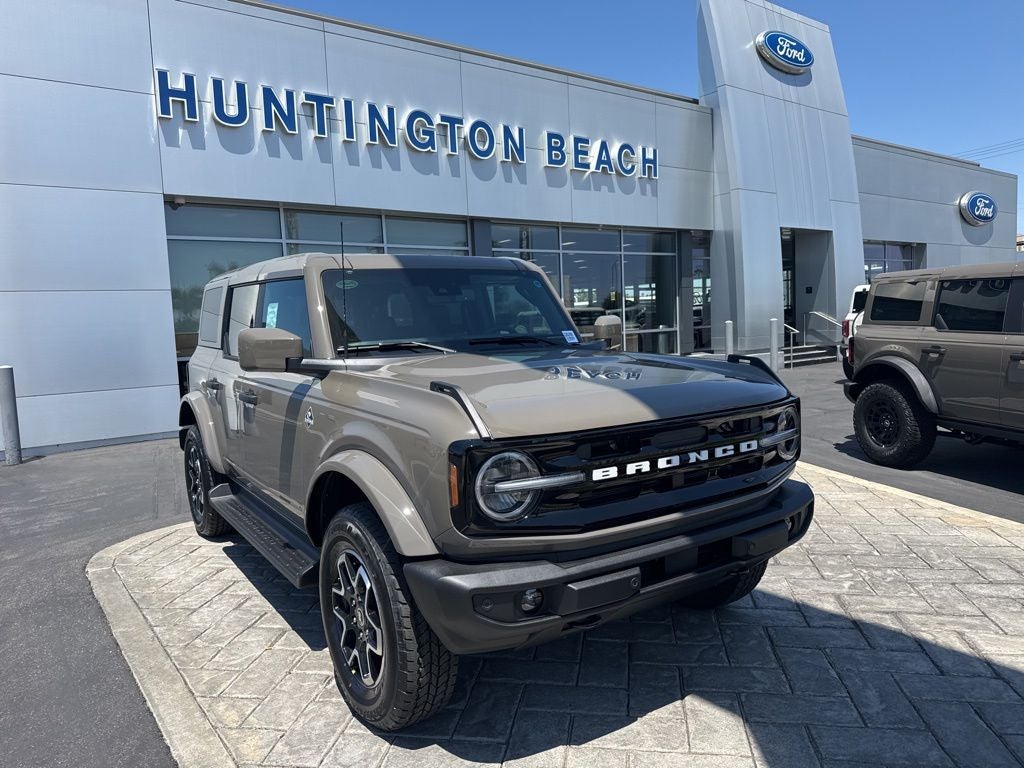2026 Ford Bronco Outer Banks