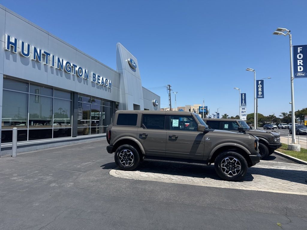 2026 Ford Bronco Outer Banks