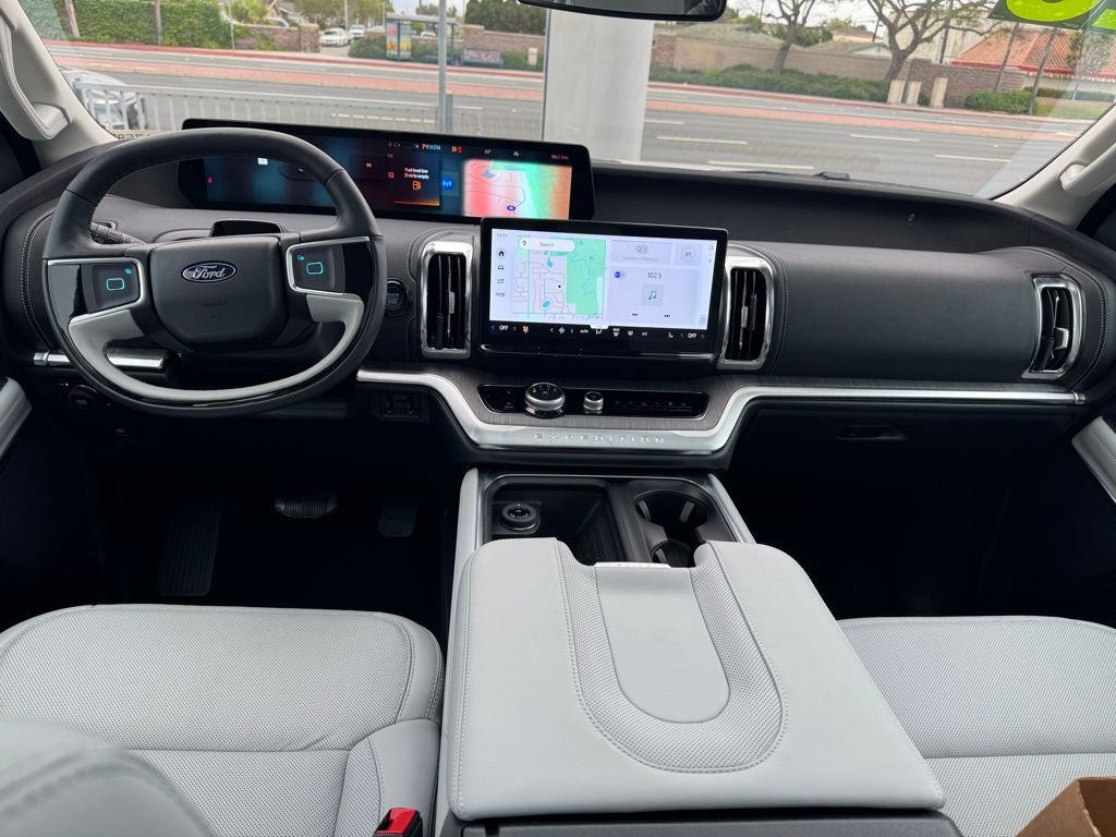 2025 Ford Expedition Platinum