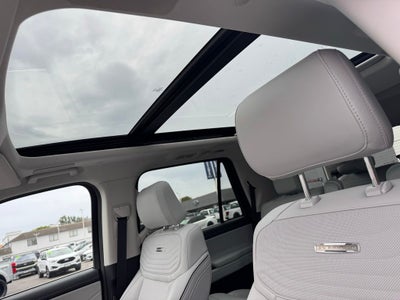 2025 Ford Expedition Platinum