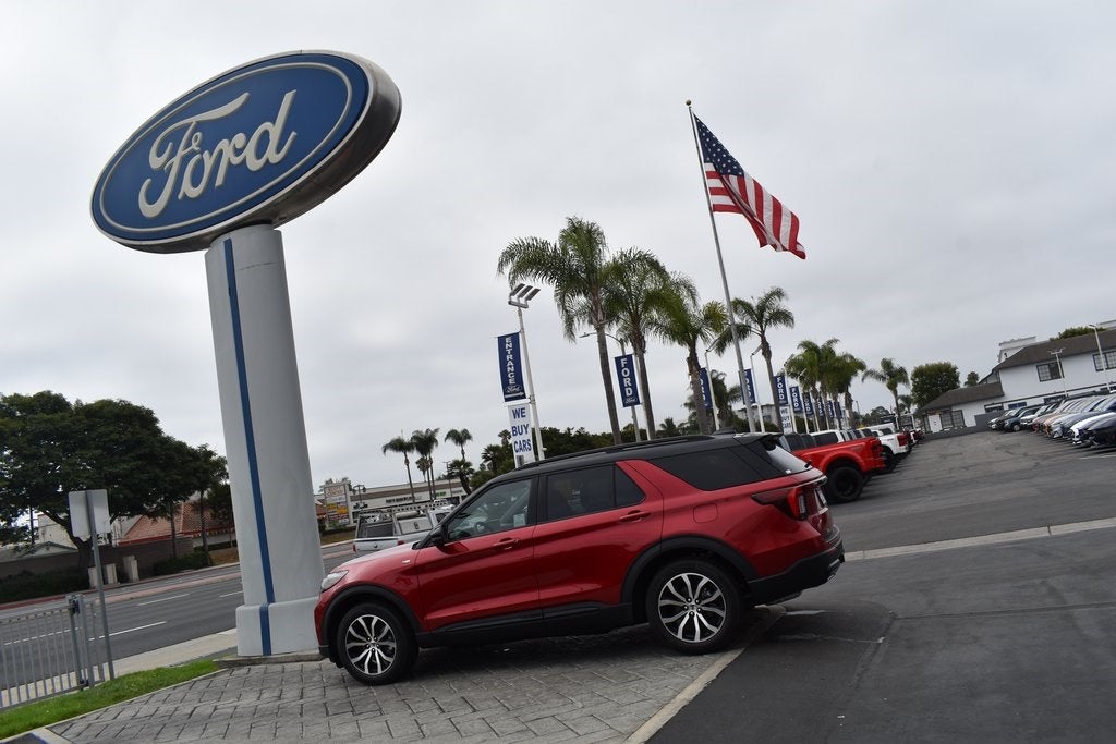 2025 Ford Explorer ST-Line