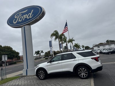 2025 Ford Explorer ST-Line