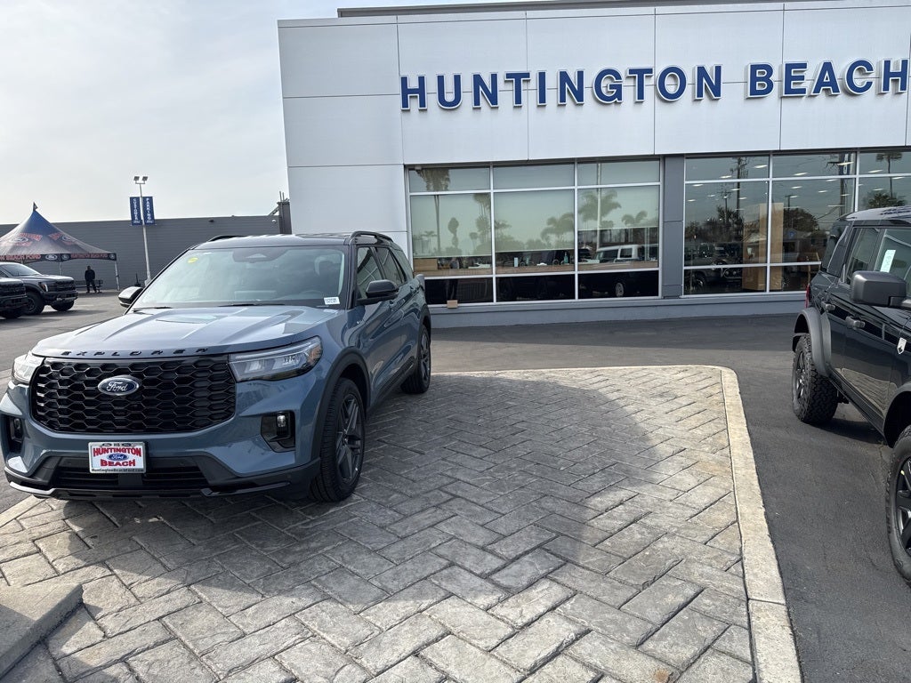 2025 Ford Explorer ST-Line
