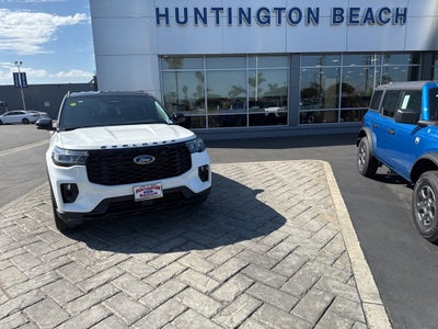 2025 Ford Explorer ST-Line