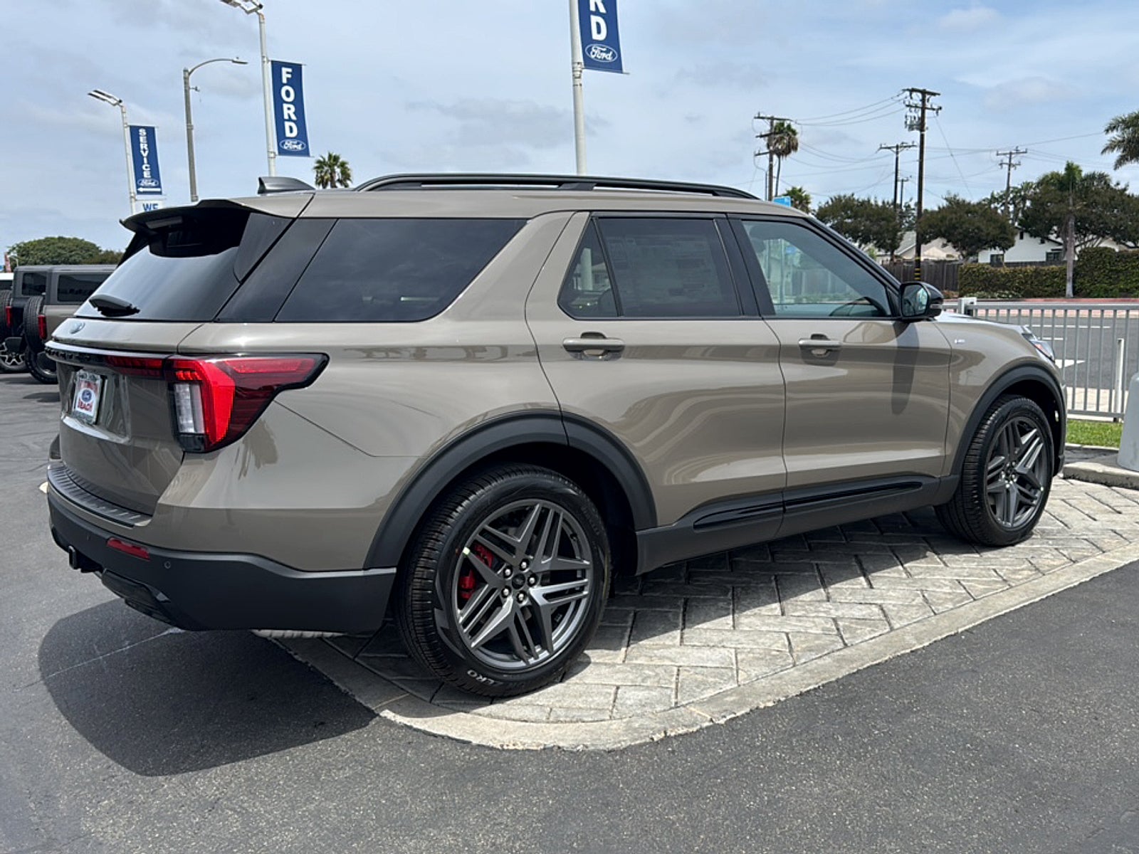 2026 Ford Explorer ST-Line