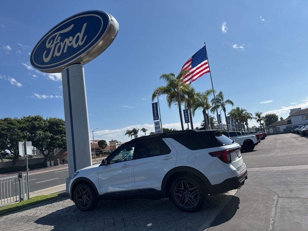 2025 Ford Explorer ST