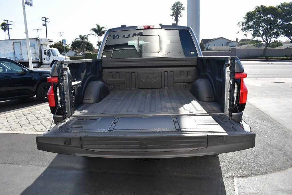 2025 Ford F-150 Lightning Lariat