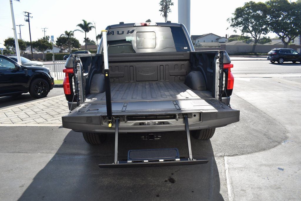 2025 Ford F-150 Lightning Lariat