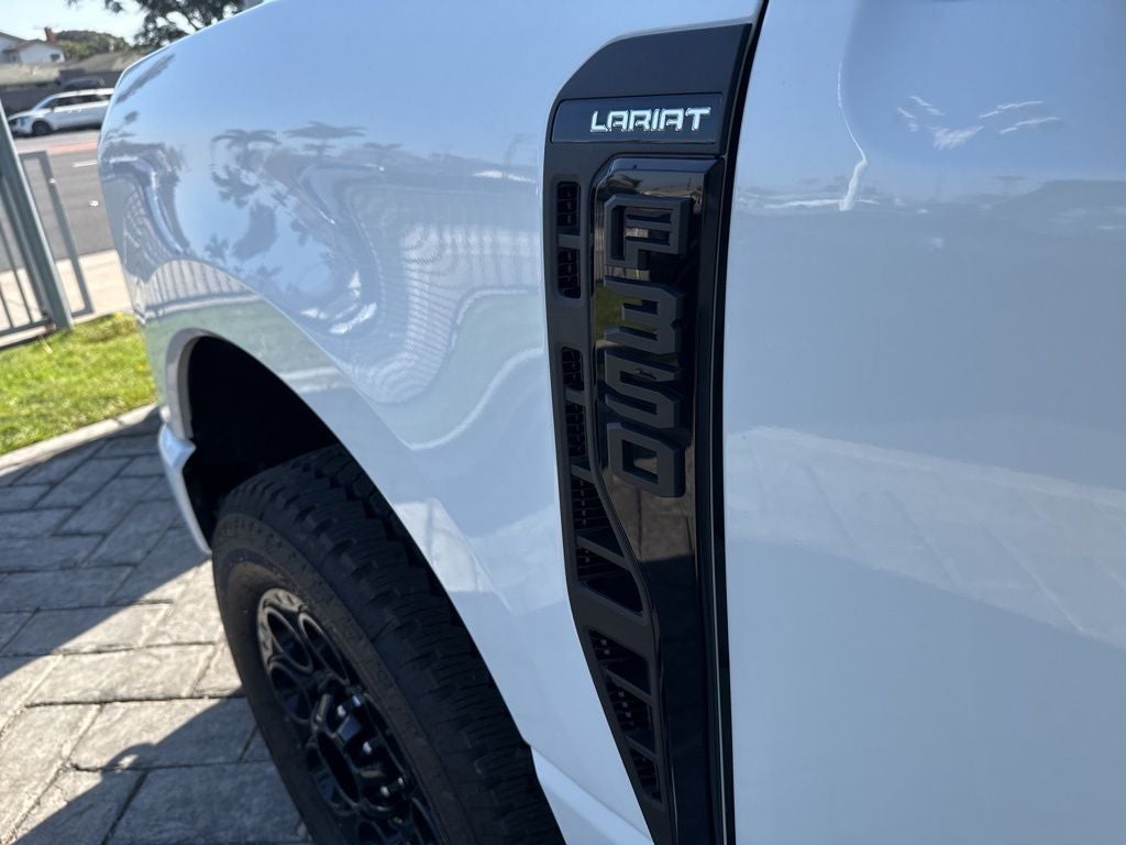 2026 Ford F-350SD Lariat