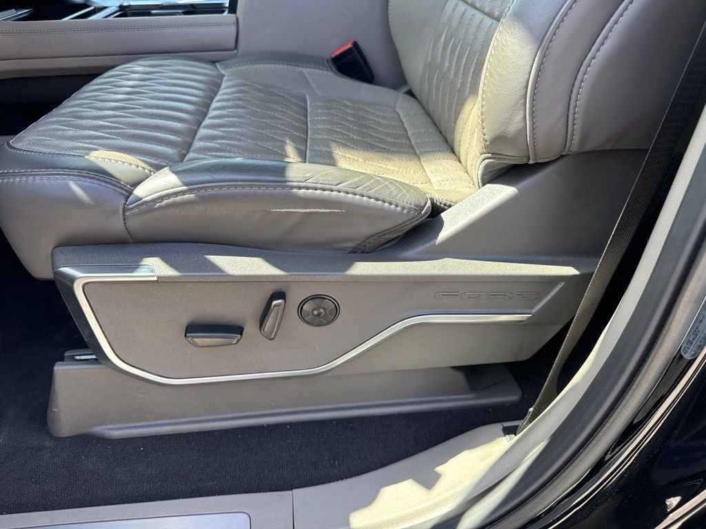 2025 Ford F-350SD Platinum DRW