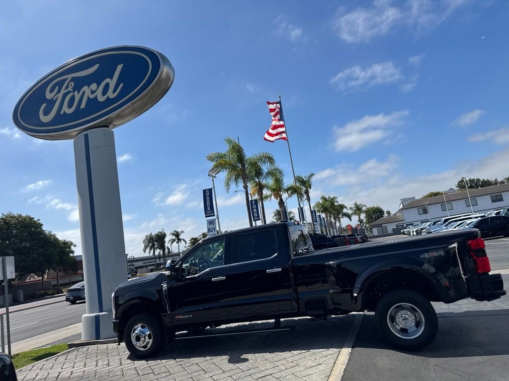 2025 Ford F-350SD Platinum DRW