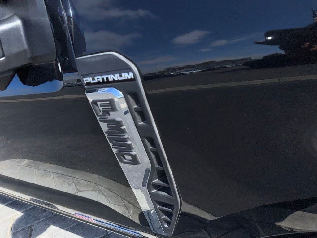 2025 Ford F-350SD Platinum DRW