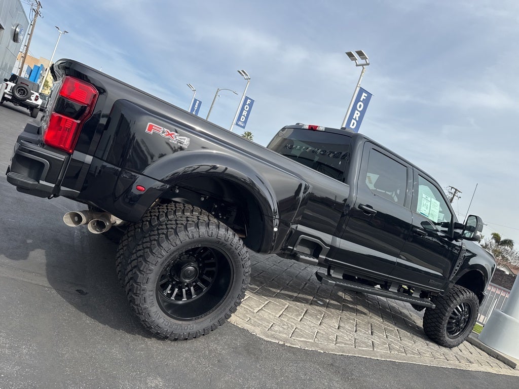 2025 Ford F-350SD Lariat DRW