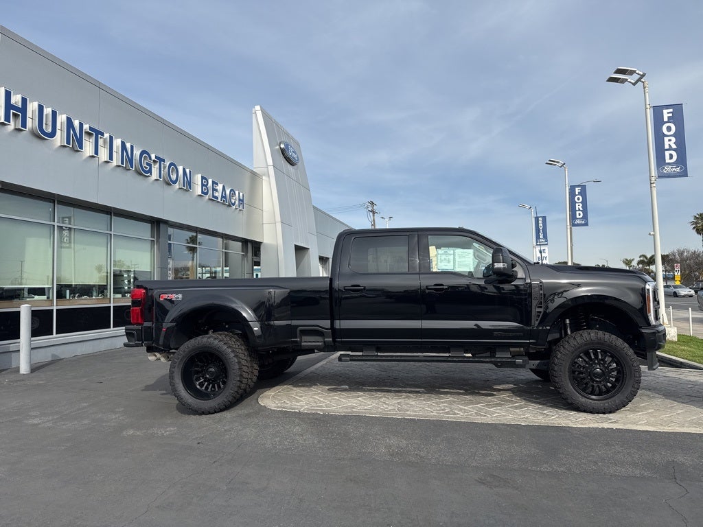2025 Ford F-350SD Lariat DRW