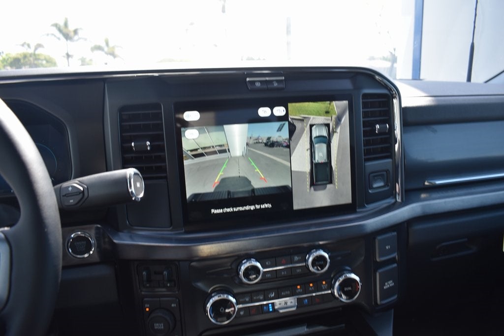 2025 Ford F-350SD Lariat DRW