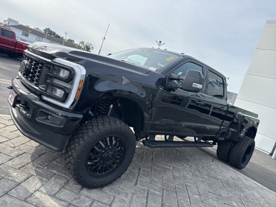 2025 Ford F-350SD Lariat DRW