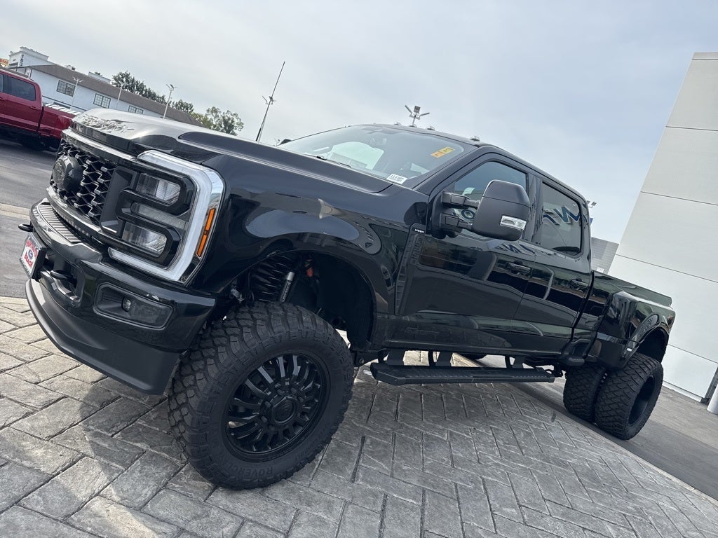 2025 Ford F-350SD Lariat DRW