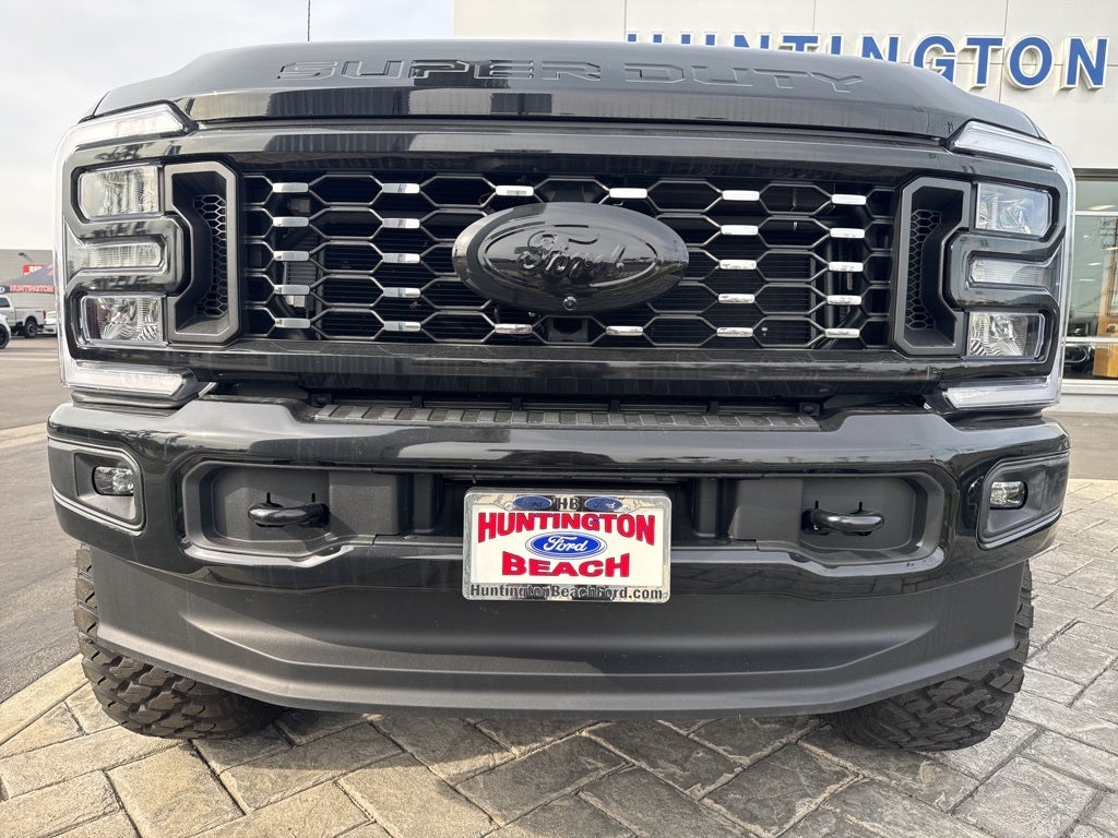 2025 Ford F-350SD Lariat DRW