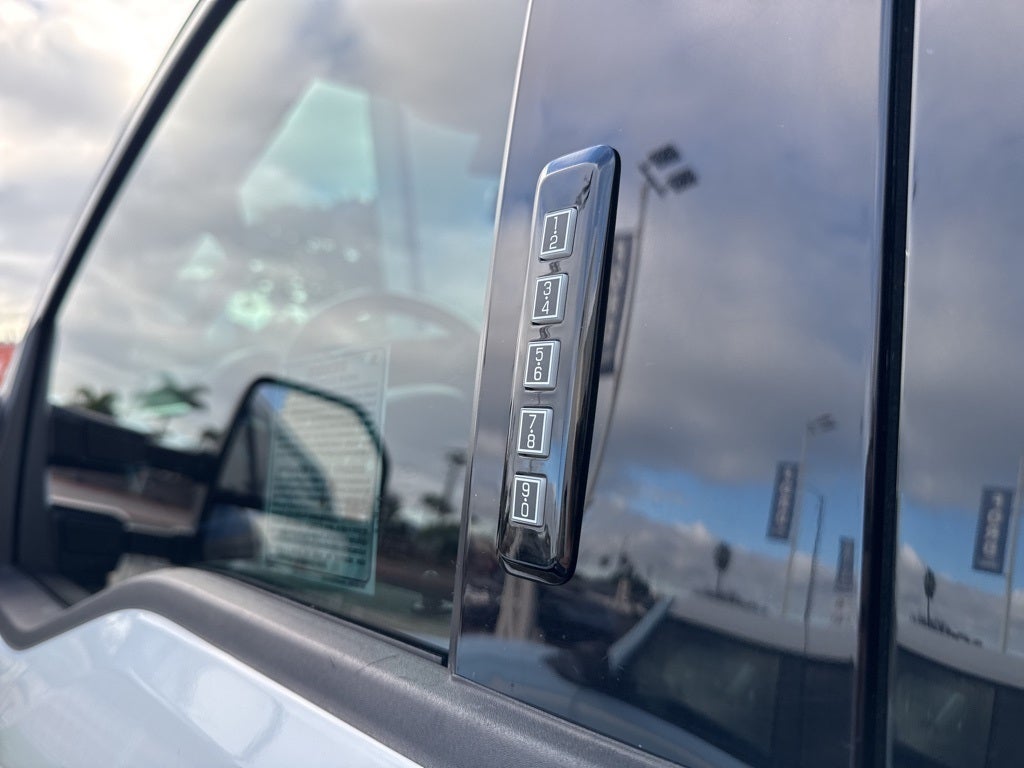 2024 Ford F-350SD Lariat DRW