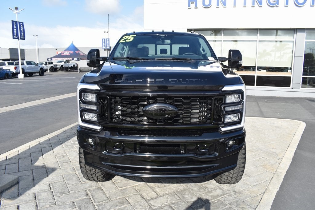 2025 Ford F-350SD Lariat DRW