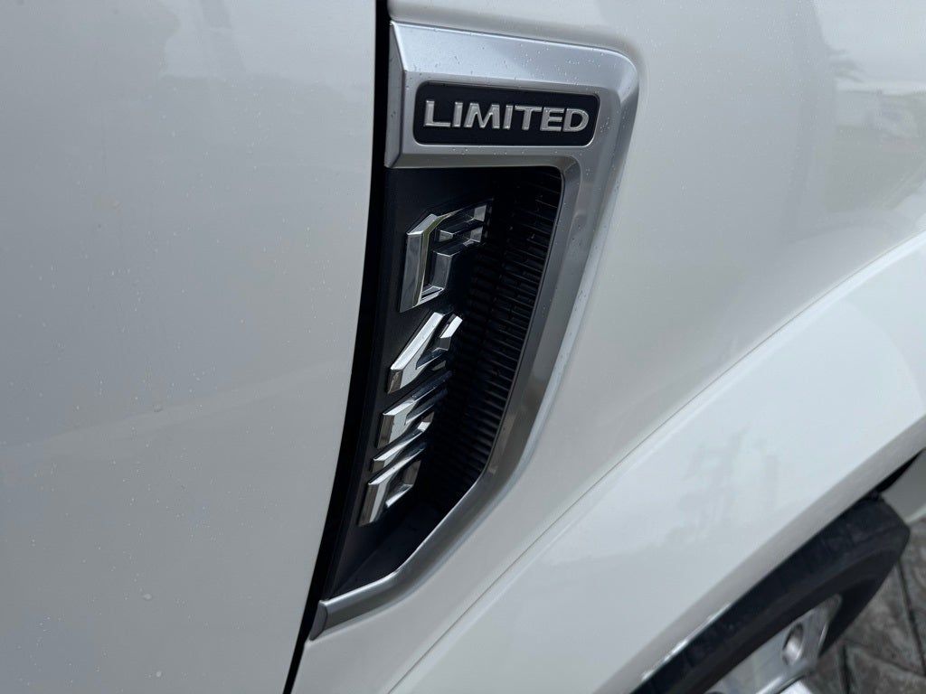 2022 Ford F-450SD Limited DRW