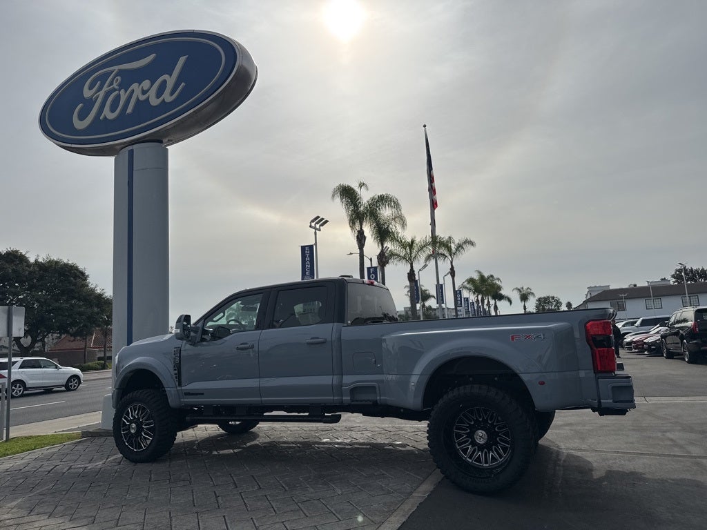 2025 Ford F-450SD Lariat DRW