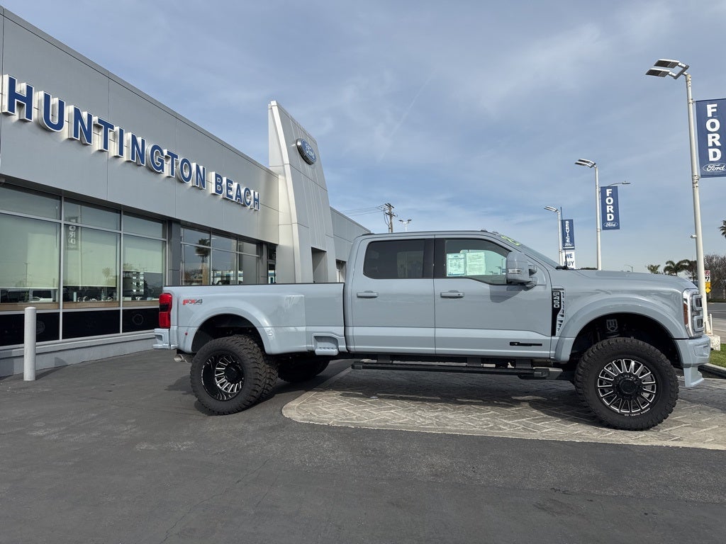 2025 Ford F-450SD Lariat DRW