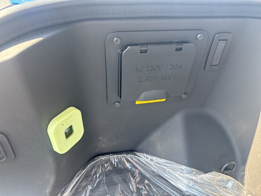 2025 Ford F-150 Lightning XLT