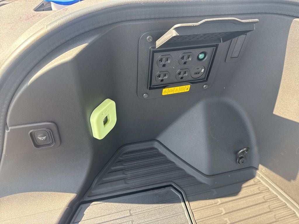 2025 Ford F-150 Lightning XLT