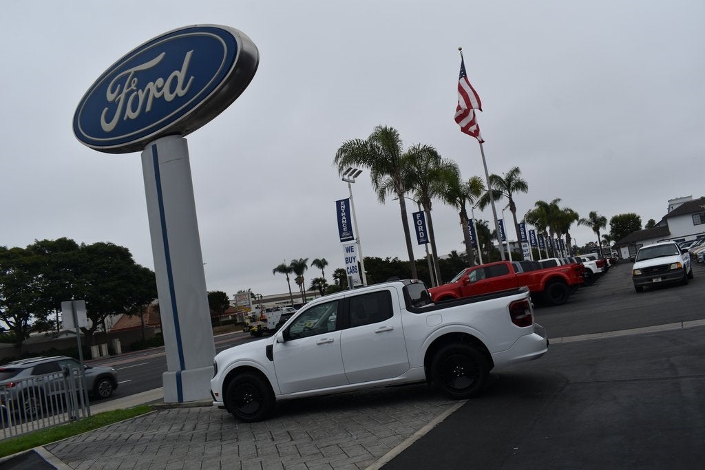 2025 Ford Maverick Lobo Standard