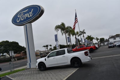 2025 Ford Maverick Lobo Standard