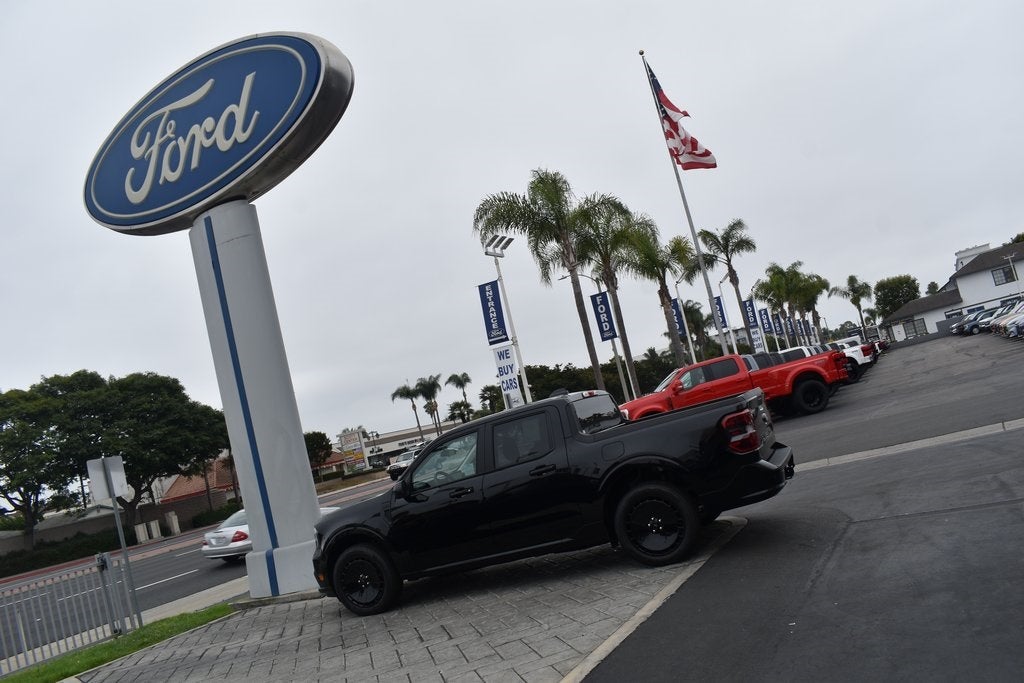 2025 Ford Maverick Lobo Standard