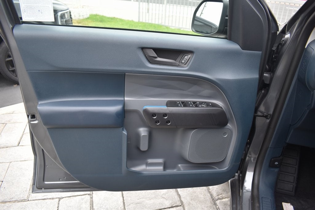 2025 Ford Maverick Lobo Standard