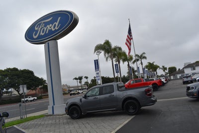 2025 Ford Maverick Lobo Standard