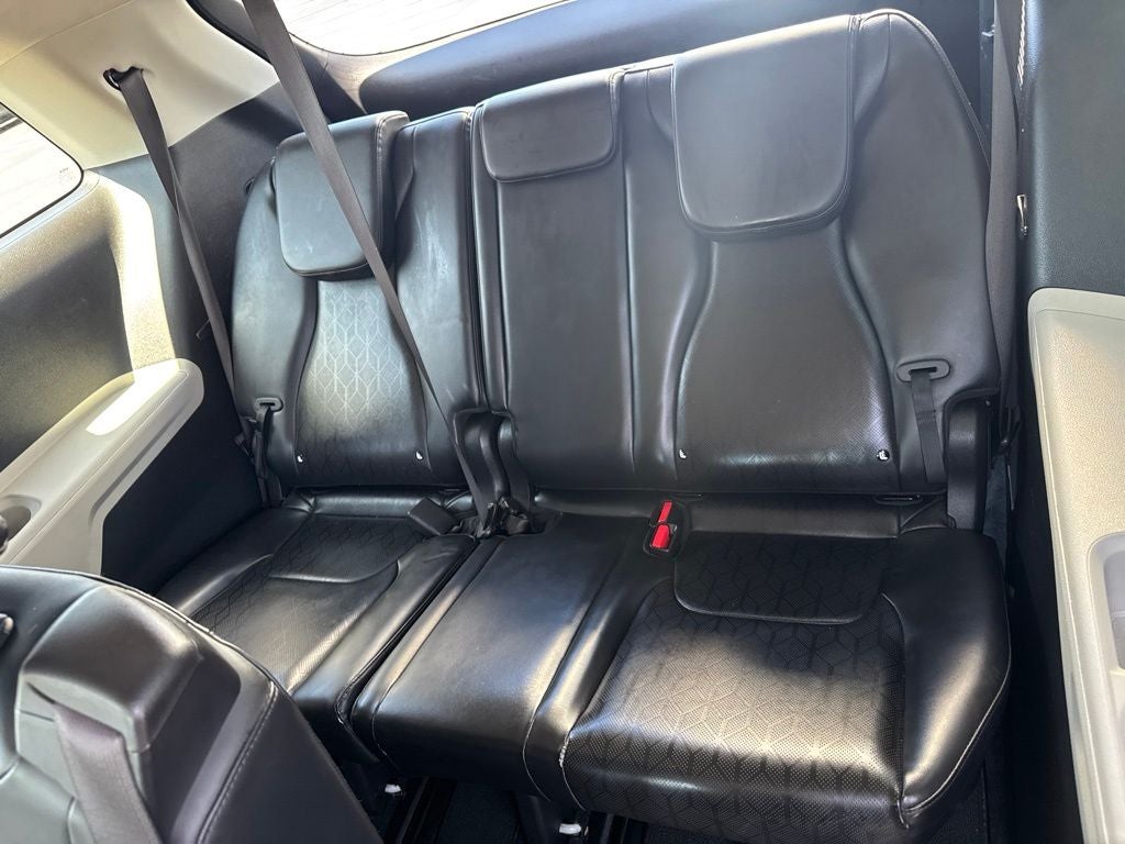 2023 Kia Carnival LX Seat Package