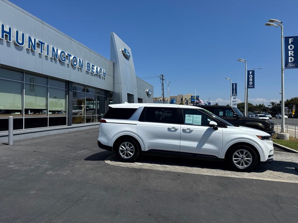 2023 Kia Carnival LX Seat Package