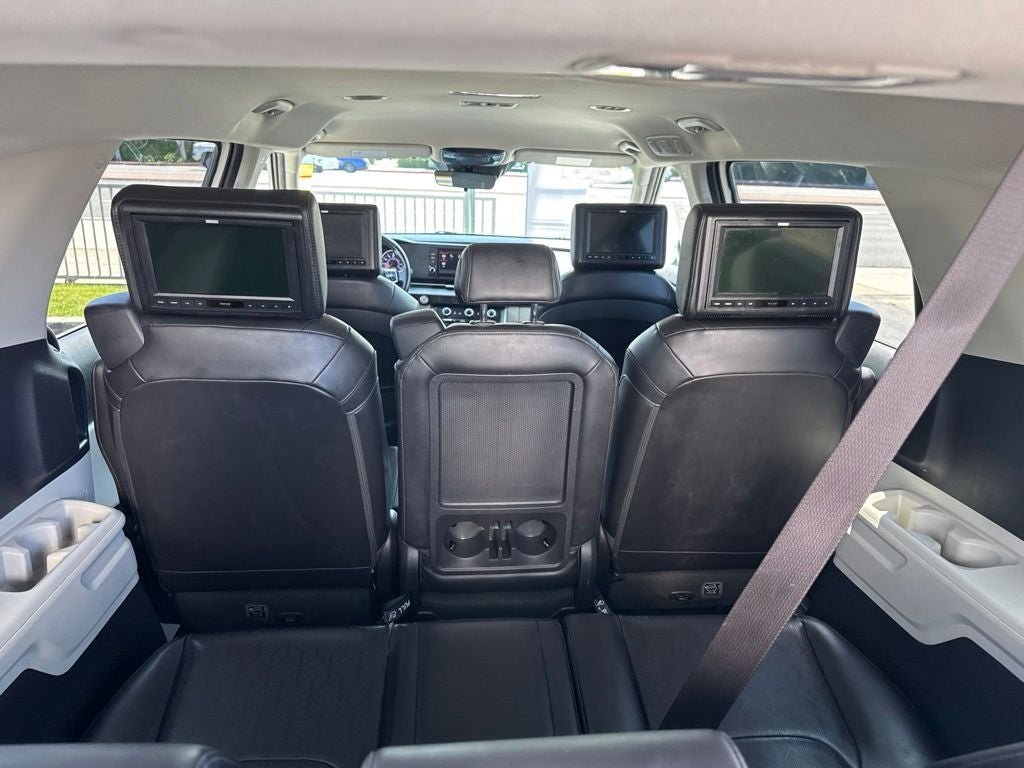 2023 Kia Carnival LX Seat Package
