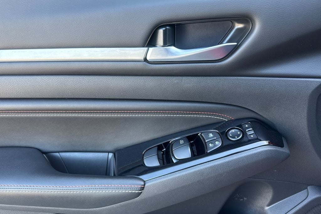 2023 Nissan Altima 2.0 SR