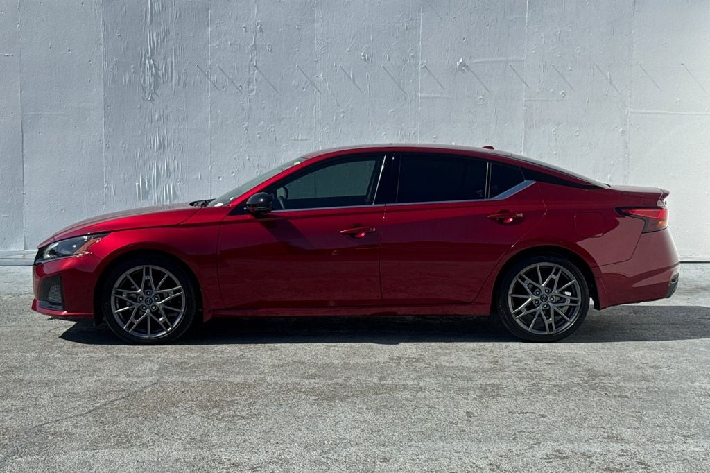 2023 Nissan Altima 2.0 SR