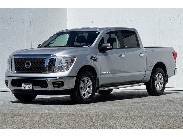 2017 Nissan Titan SV