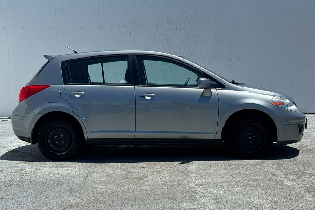 2009 Nissan Versa 1.8 S