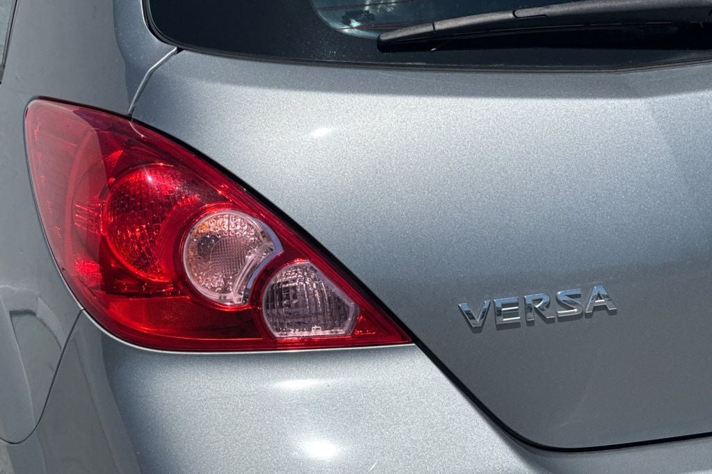 2009 Nissan Versa 1.8 S