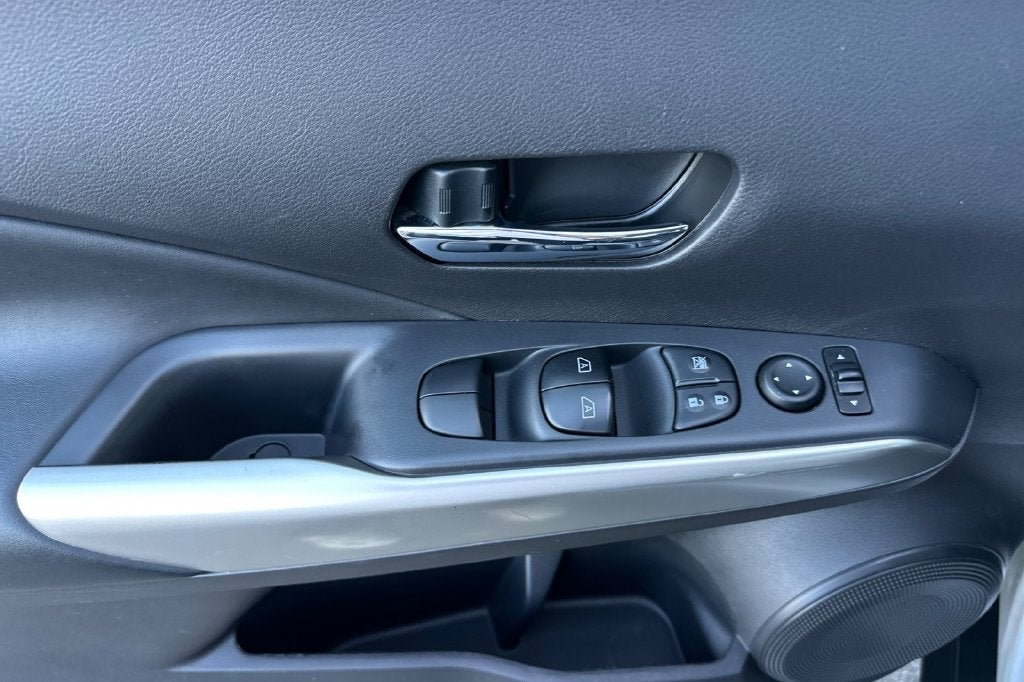 2019 Nissan Kicks SR