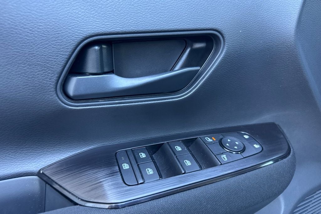 2027 Nissan Kicks S