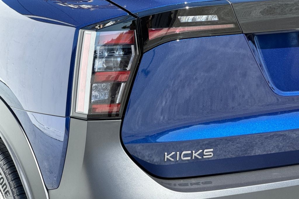 2027 Nissan Kicks SV