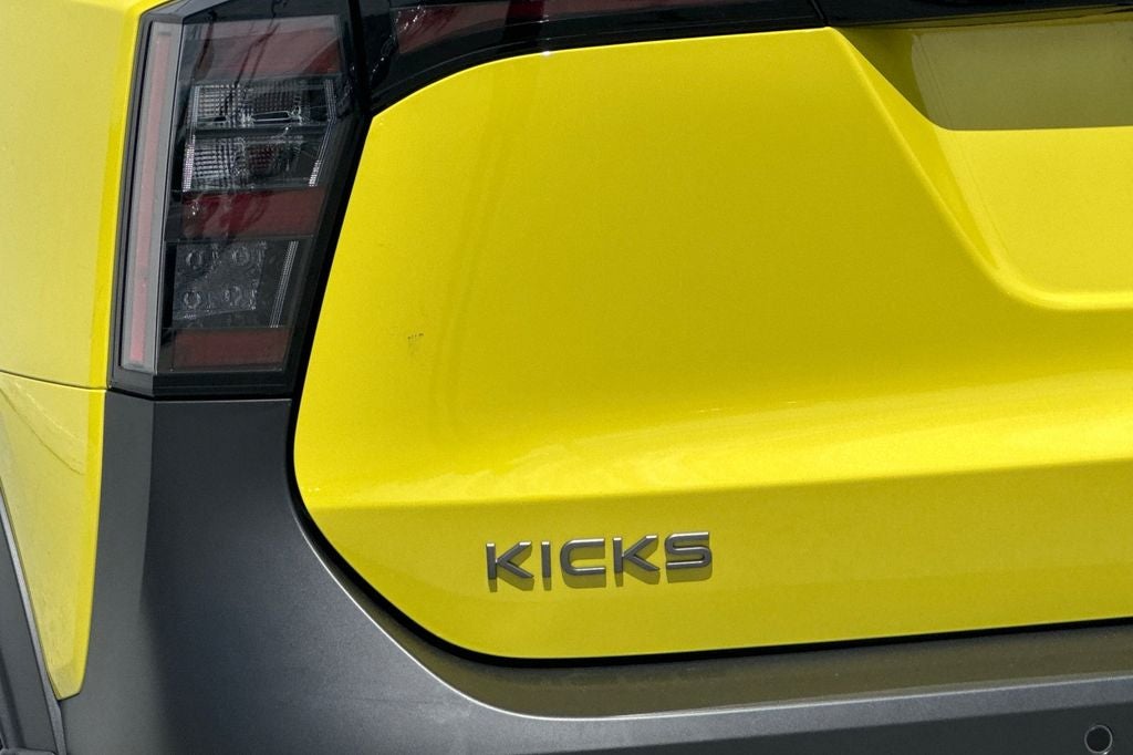 2026 Nissan Kicks SR