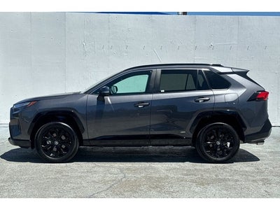 2022 Toyota RAV4 Hybrid SE