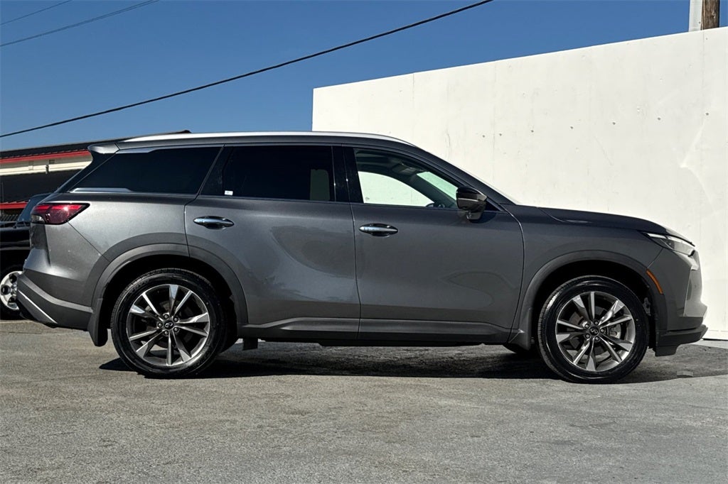 2023 INFINITI QX60 LUXE AWD