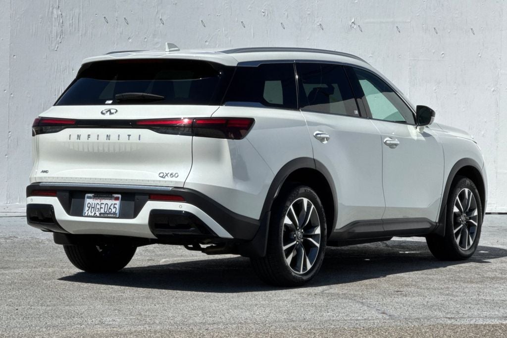 2023 INFINITI QX60 LUXE